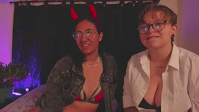 Snapshot of CrazyCakes_ chatting on 09/16/25, 03:07 CrazyCakes  online show from 09/16/25, 03:07