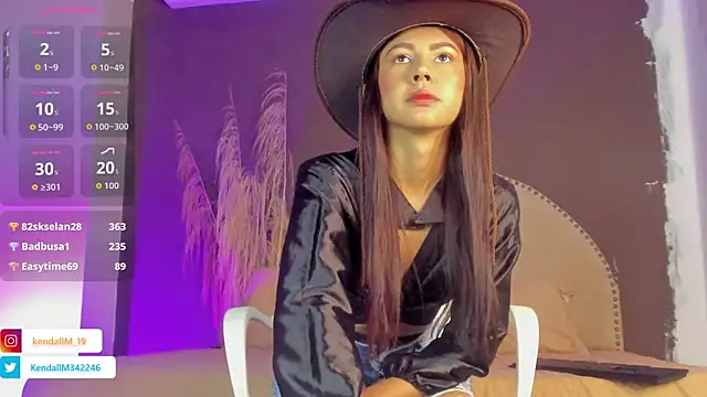 Snapshot of _Kendall_19 chatting on 11/08/25, 08:40 Kendall 19 online show from 11/08/25, 08:40