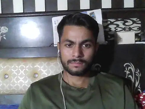 Snapshot of ursdreamperson chatting on 11/06/25, 02:29 ursdreamperson online show from 11/06/25, 02:29