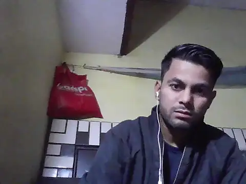 Snapshot of ursdreamperson chatting on 11/24/25, 03:28 ursdreamperson online show from 11/24/25, 03:28