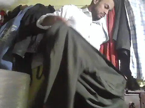 Snapshot of ursdreamperson chatting on 12/04/25, 02:37 ursdreamperson online show from 12/04/25, 02:37