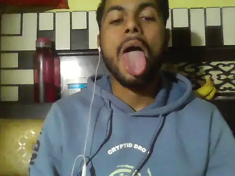 Snapshot of ursdreamperson chatting on 12/17/25, 04:18 ursdreamperson online show from 12/17/25, 04:18