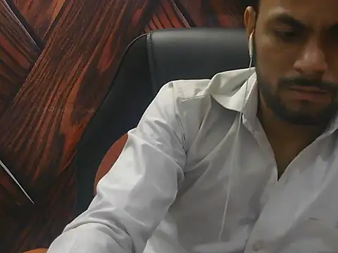 Snapshot of ursdreamperson chatting on 06/04/26, 02:39 ursdreamperson online show from 06/04/26, 02:39