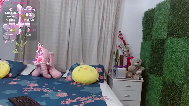 Snapshot of angelly__kate chatting on 10/28/25, 01:42 angelly kate online show from 10/28/25, 01:42