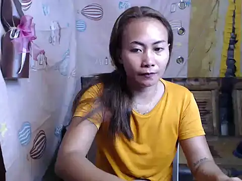 Snapshot of joanpetite chatting on 05/27/26, 01:57 joanpetite online show from 05/27/26, 01:57
