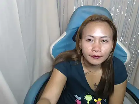 Snapshot of joanpetite chatting on 06/23/26, 11:36 joanpetite online show from 06/23/26, 11:36