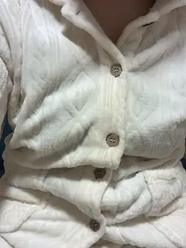 Snapshot of mayu06000 chatting on 11/14/25, 04:38 mayu06000 online show from 11/14/25, 04:38