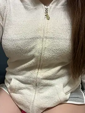 Snapshot of mayu06000 chatting on 11/22/25, 05:12 mayu06000 online show from 11/22/25, 05:12