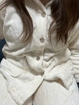 Snapshot of mayu06000 chatting on 01/06/26, 05:38 mayu06000 online show from 01/06/26, 05:38