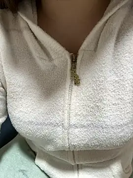 Snapshot of mayu06000 chatting on 01/10/26, 05:04 mayu06000 online show from 01/10/26, 05:04