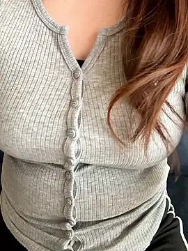 Snapshot of mayu06000 chatting on 01/15/26, 05:12 mayu06000 online show from 01/15/26, 05:12