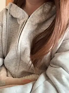 Snapshot of mayu06000 chatting on 02/05/26, 06:18 mayu06000 online show from 02/05/26, 06:18