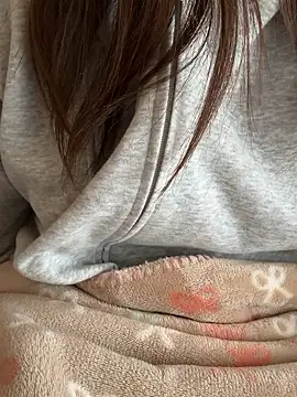 Snapshot of mayu06000 chatting on 02/17/26, 05:37 mayu06000 online show from 02/17/26, 05:37