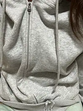 Snapshot of mayu06000 chatting on 03/15/26, 04:13 mayu06000 online show from 03/15/26, 04:13