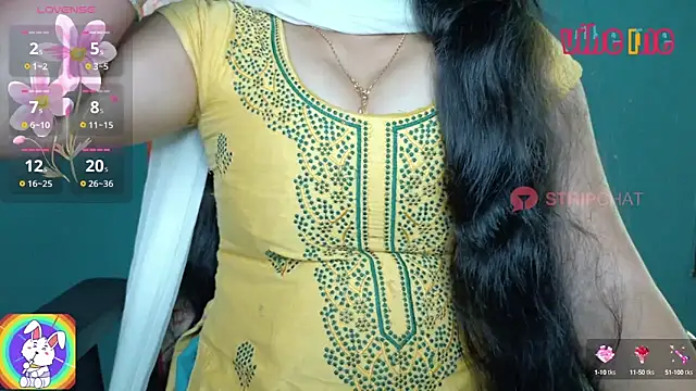 Snapshot of megHana_teLugGu chatting on 10/14/25, 10:49 megHana teLugGu online show from 10/14/25, 10:49