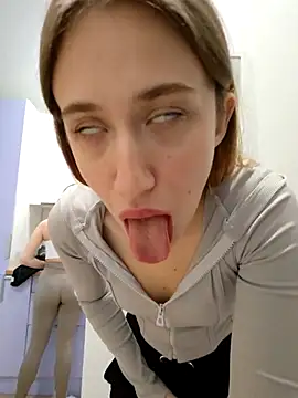 Snapshot of yourfavpsy_ chatting on 10/11/25, 01:31 yourfavpsy online show from 10/11/25, 01:31