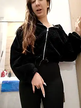 Snapshot of yourfavpsy_ chatting on 10/15/25, 12:05 yourfavpsy online show from 10/15/25, 12:05