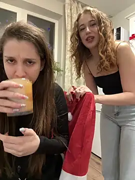 Snapshot of yourfavpsy_ chatting on 12/19/25, 04:14 yourfavpsy online show from 12/19/25, 04:14