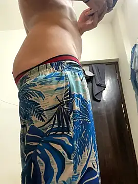 Snapshot of FitNhot_sam chatting on 09/30/25, 04:56 FitNhot sam online show from 09/30/25, 04:56