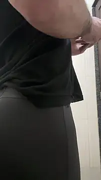 Snapshot of FitNhot_sam chatting on 11/23/25, 10:37 FitNhot sam online show from 11/23/25, 10:37