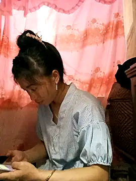 Phuongphuongg online show from 09/19/25, 10:27