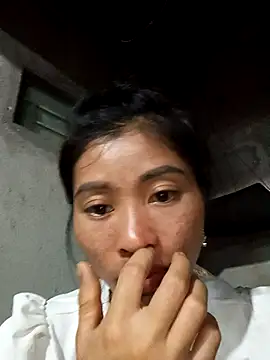 Phuongphuongg online show from 10/17/25, 01:03