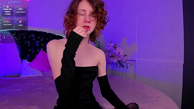 Snapshot of M1BabyG1rl chatting on 10/17/25, 09:01 M1BabyG1rl online show from 10/17/25, 09:01