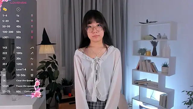 UdelaDodson online show from 11/27/25, 01:07