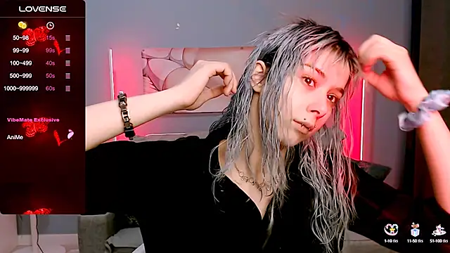 Snapshot of SophieAsh chatting on 10/12/25, 10:14 SophieAsh online show from 10/12/25, 10:14