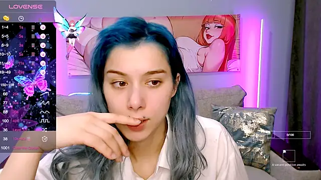 Snapshot of SophieAsh chatting on 10/21/25, 08:04 SophieAsh online show from 10/21/25, 08:04