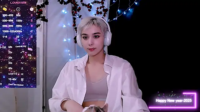 SophieAsh online show from 12/21/25, 06:04