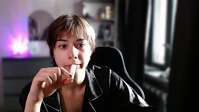Snapshot of SophieAsh chatting on 06/21/26, 06:38 SophieAsh online show from 06/21/26, 06:38