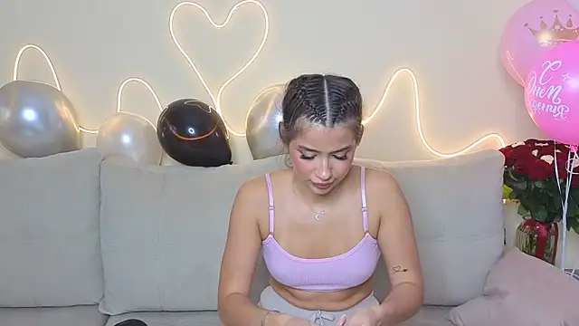 KathrynBrooks online show from 10/28/25, 09:57