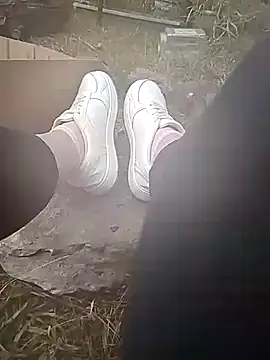 Snapshot of bb_empress chatting on 09/17/25, 01:35 bb empress online show from 09/17/25, 01:35