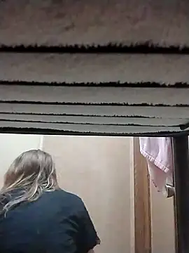 Snapshot of bb_empress chatting on 09/21/25, 01:29 bb empress online show from 09/21/25, 01:29