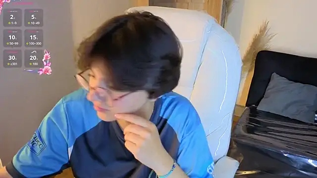 Nathaly ds online show from 10/23/25, 07:40