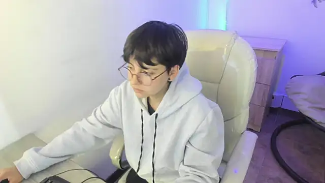 Nathaly ds online show from 11/28/25, 12:52