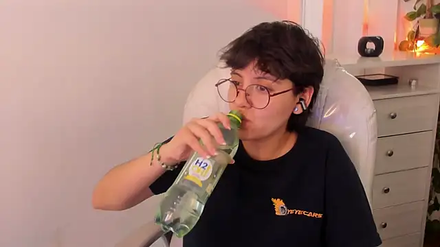 Nathaly ds online show from 05/06/26, 04:12