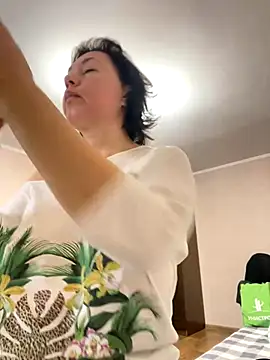 Kiravix online show from 12/19/25, 08:32