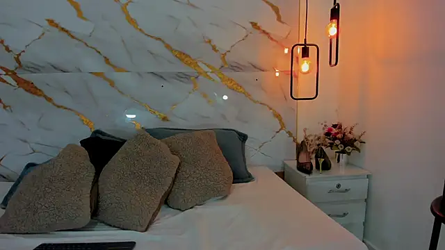 dakota roussee online show from 11/19/25, 05:24