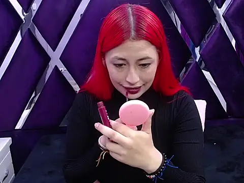 Snapshot of Melody_Klum_ chatting on 10/09/25, 01:42 Melody Klum online show from 10/09/25, 01:42