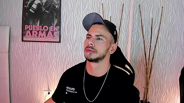 Snapshot of dylan_jacobx chatting on 01/11/26, 03:44 dylan jacobx online show from 01/11/26, 03:44