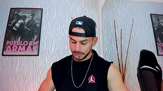 Snapshot of dylan_jacobx chatting on 01/14/26, 03:23 dylan jacobx online show from 01/14/26, 03:23