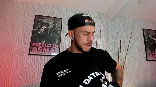 Snapshot of dylan_jacobx chatting on 02/26/26, 11:04 dylan jacobx online show from 02/26/26, 11:04