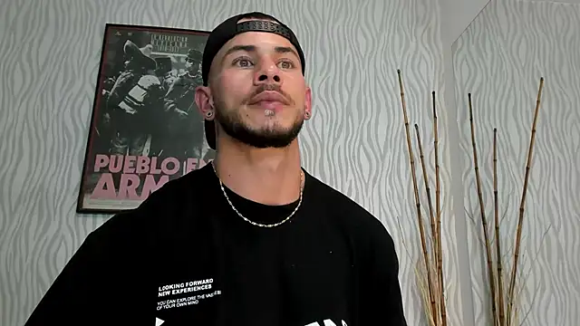 Snapshot of dylan_jacobx chatting on 03/08/26, 10:46 dylan jacobx online show from 03/08/26, 10:46