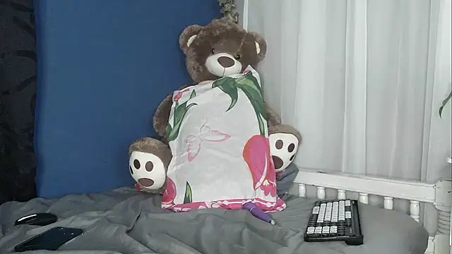 Snapshot of lishainparis18 chatting on 02/10/26, 07:18 lishainparis18 online show from 02/10/26, 07:18