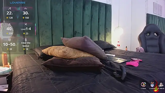 PaulinaGame online show from 12/02/25, 08:04