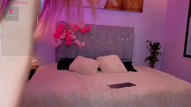 Snapshot of antonellastar24_ chatting on 09/22/25, 08:33 antonellastar24 online show from 09/22/25, 08:33