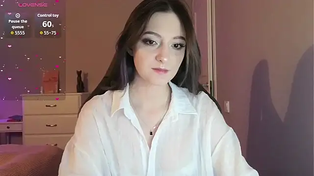 Snapshot of white_liillyy chatting on 05/05/26, 09:23 white liillyy online show from 05/05/26, 09:23