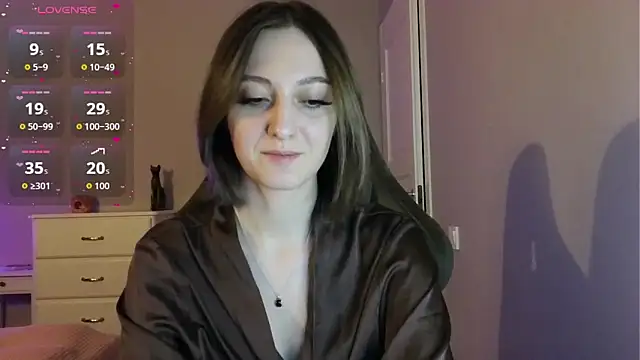 white liillyy online show from 05/25/26, 09:21